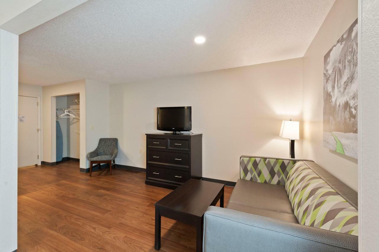 Extended Stay America Select Suites - Charlotte - University Place - E Mccullough Dr Экстерьер фото