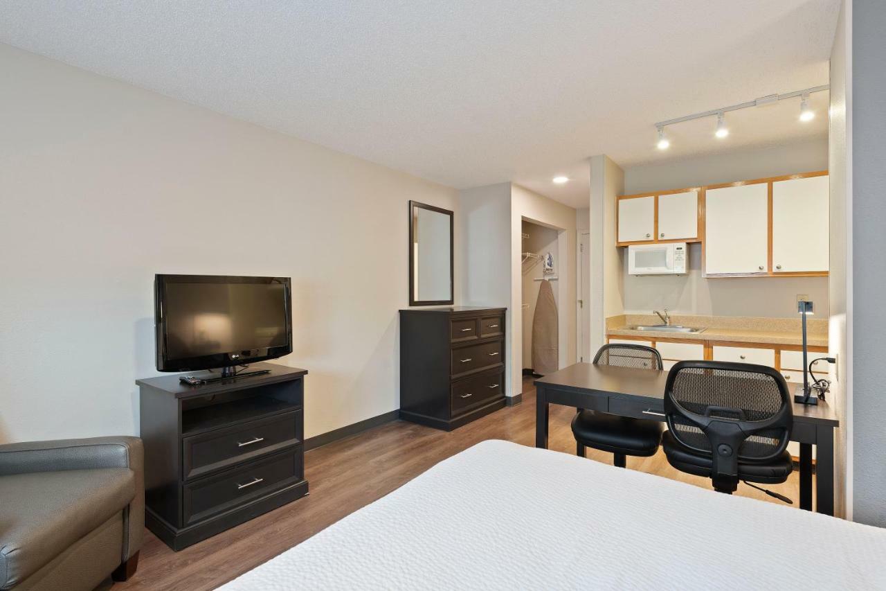 Extended Stay America Select Suites - Charlotte - University Place - E Mccullough Dr Экстерьер фото